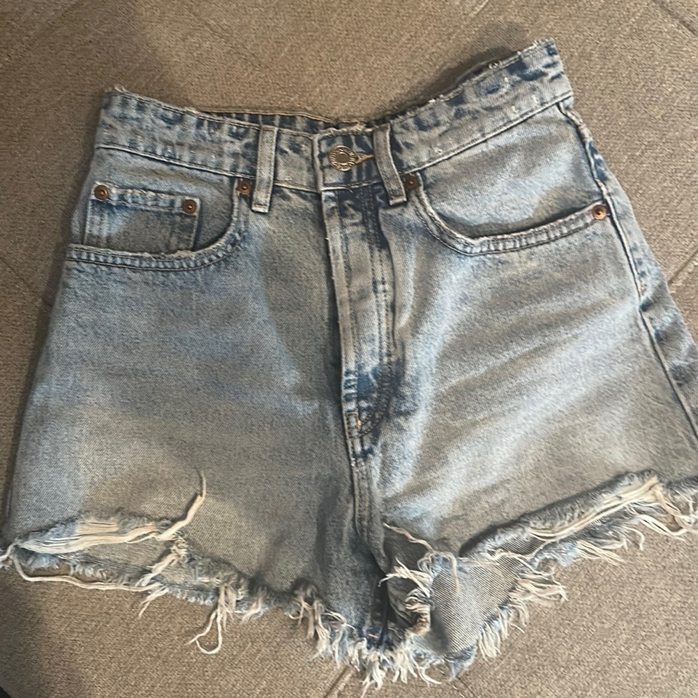 Zara women’s denim high rise jean shorts